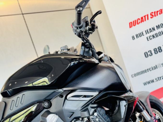 DUCATI DIAVEL V4 4