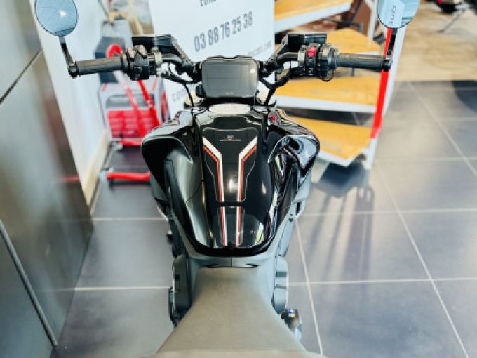 DUCATI DIAVEL V4 4