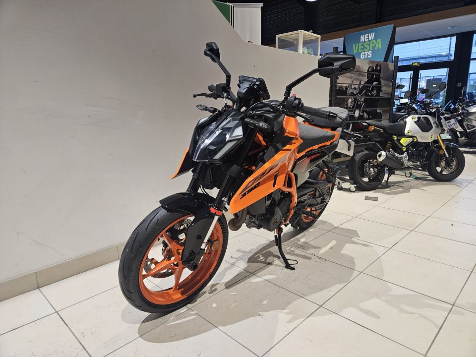 KTM 390 DUKE 4