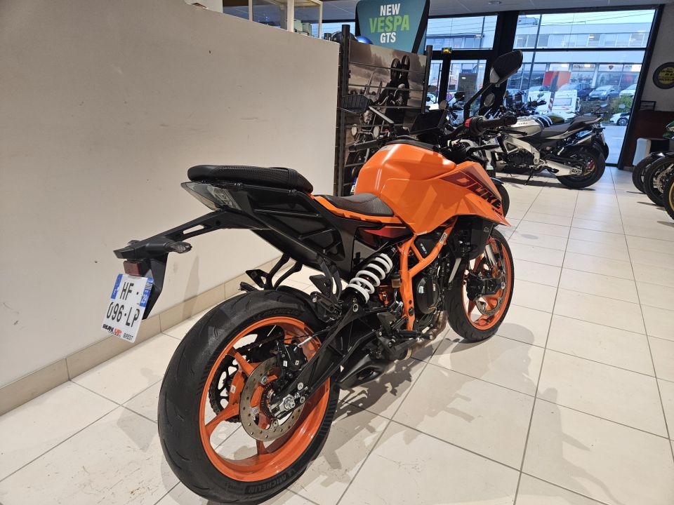 KTM 390 DUKE 4