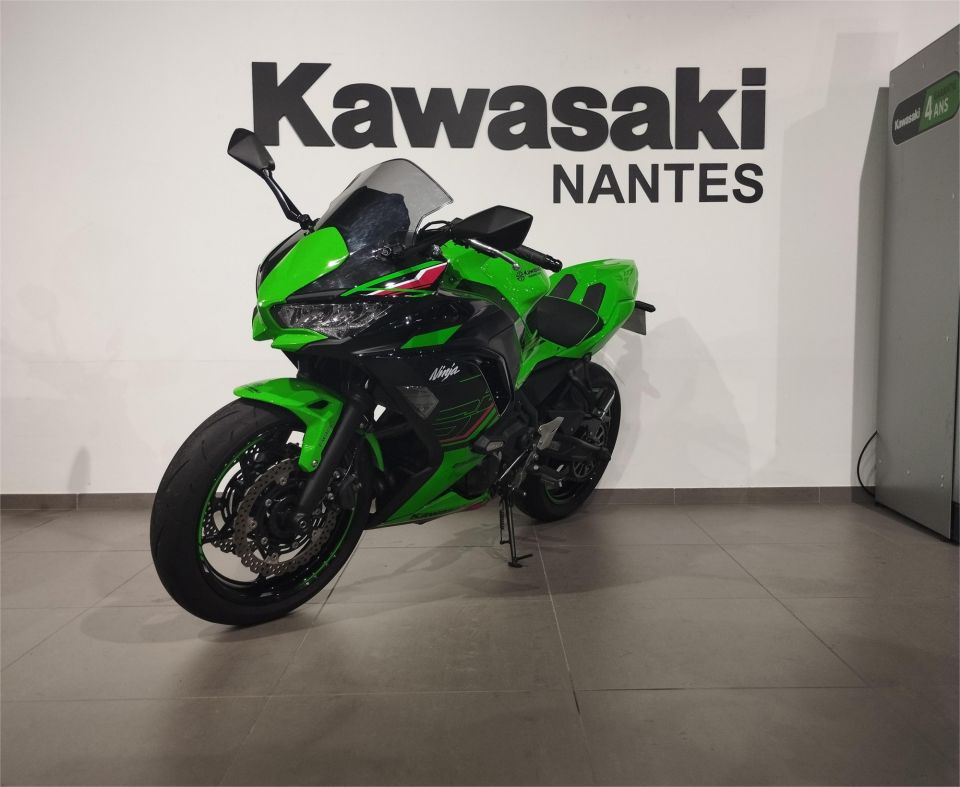 KAWASAKI NINJA 650 4
