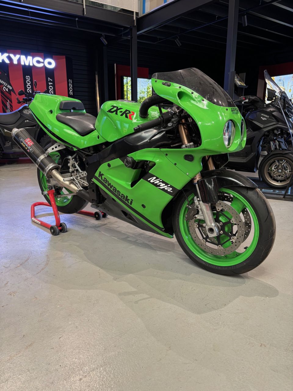 KAWASAKI ZXR 750 4