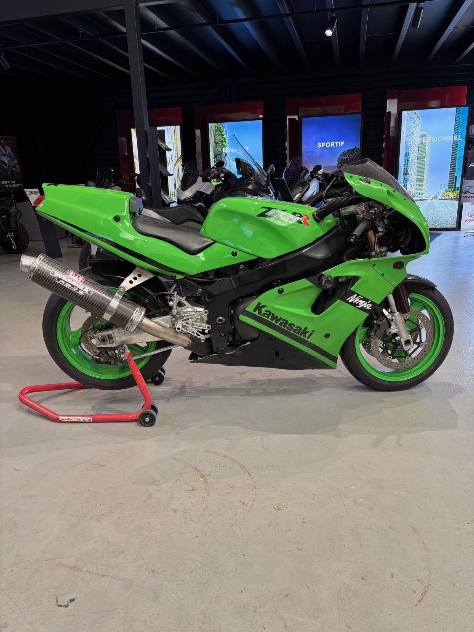 KAWASAKI ZXR 750 4