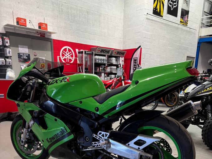 KAWASAKI ZXR 750 4