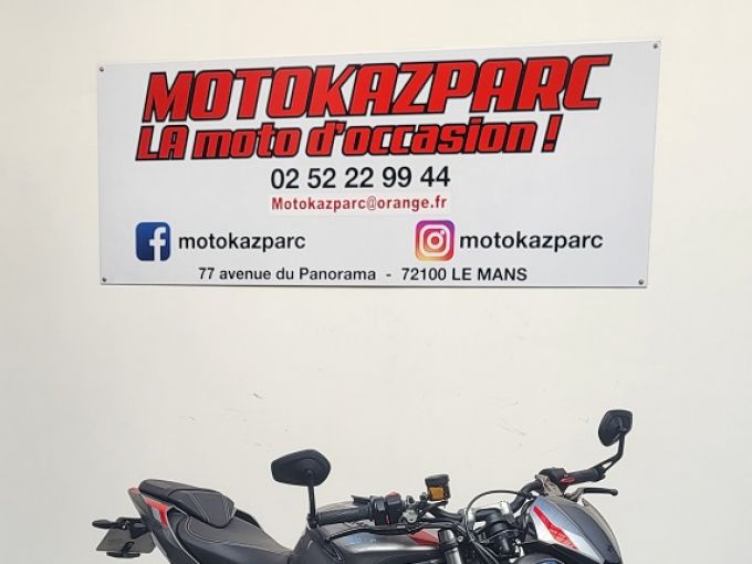 TRIUMPH STREET TRIPLE 765 RS 4