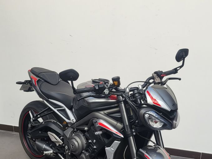 TRIUMPH STREET TRIPLE 765 RS 4