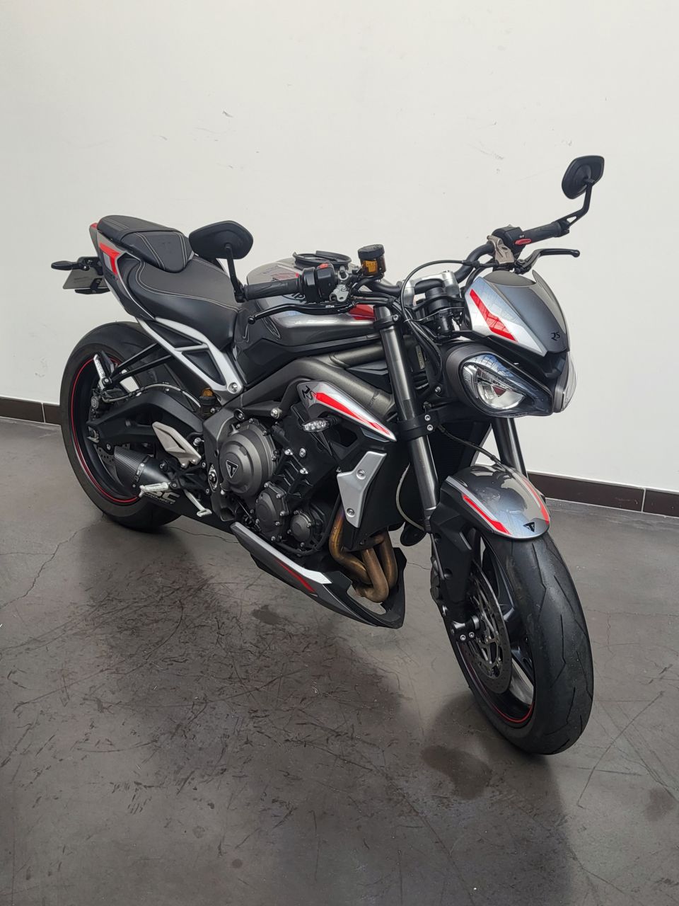 TRIUMPH STREET TRIPLE 765 RS 4