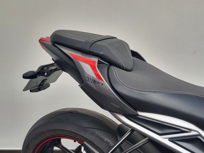 TRIUMPH STREET TRIPLE 765 RS 4