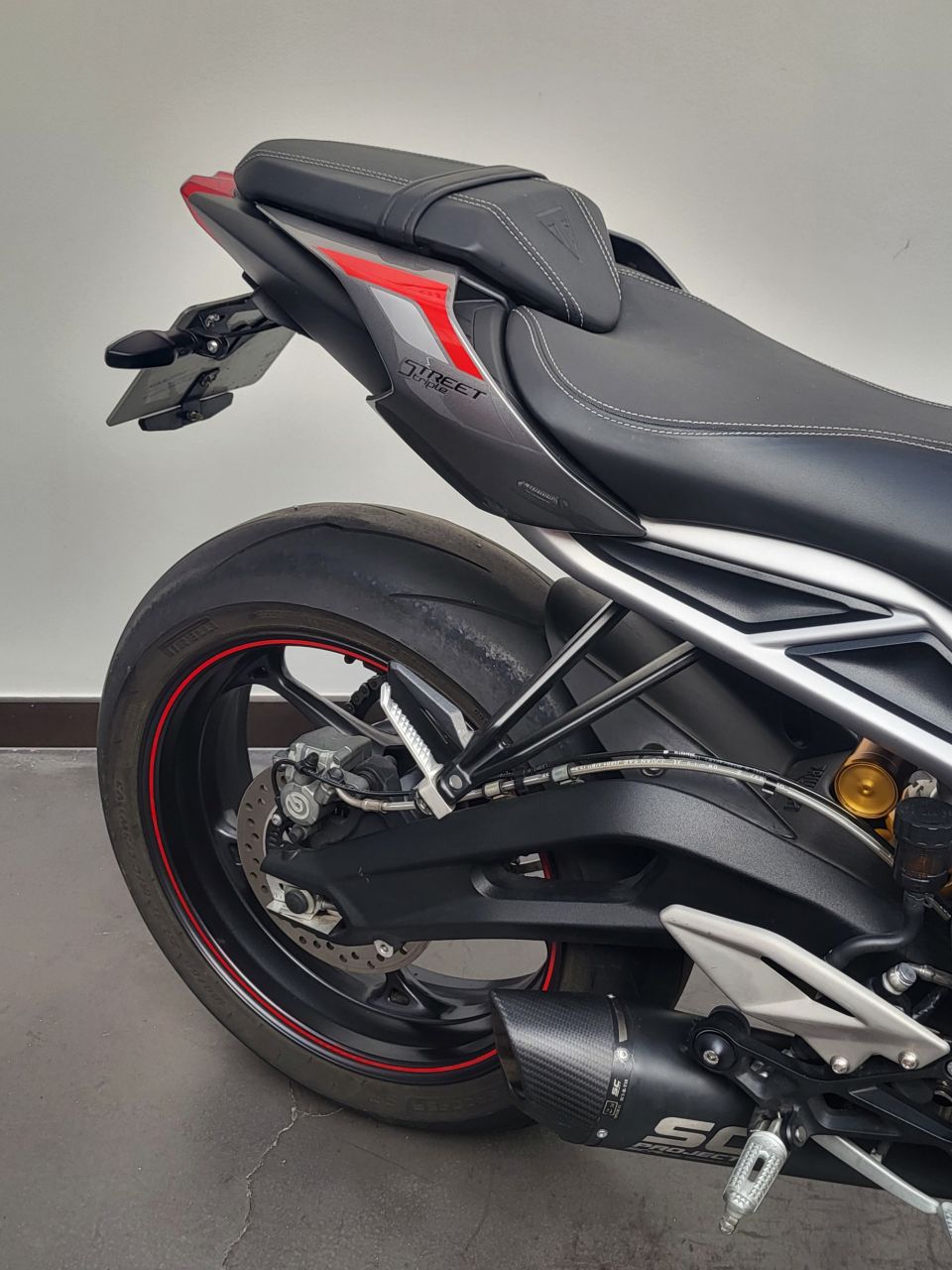 TRIUMPH STREET TRIPLE 765 RS 4