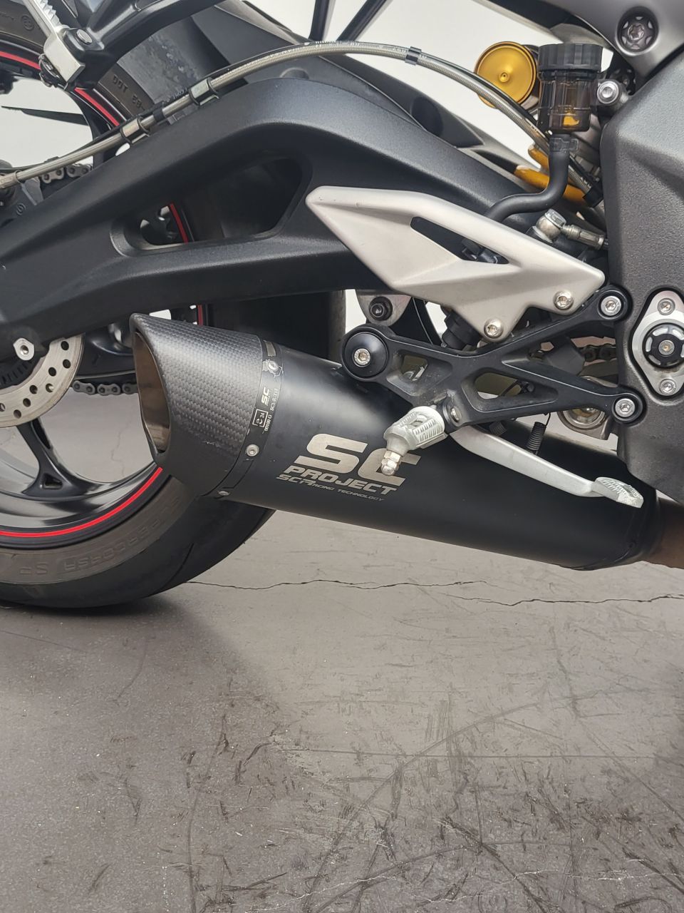 TRIUMPH STREET TRIPLE 765 RS 4