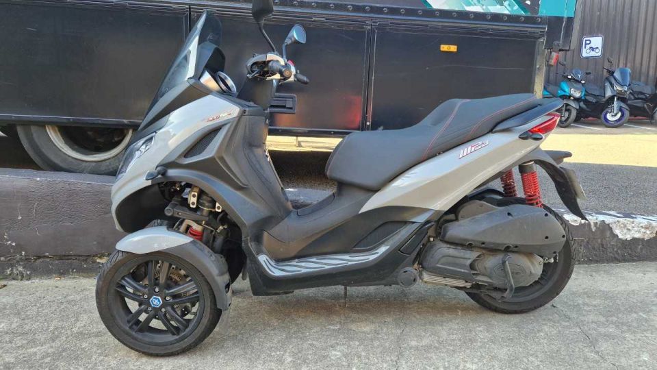 PIAGGIO MP3 300 HPE ABS ASR 4