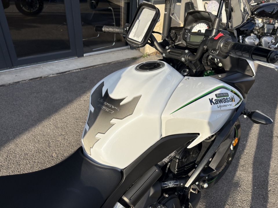 KAWASAKI VERSYS 650 4