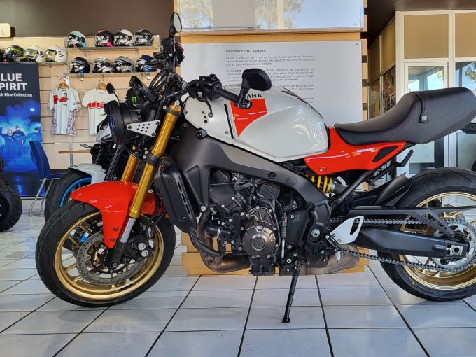 YAMAHA XSR 900 4