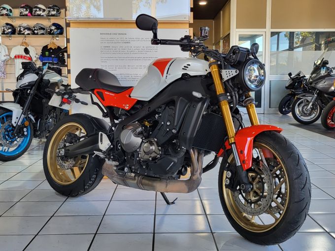 YAMAHA XSR 900 4