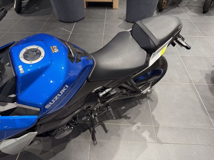 SUZUKI GSX-S 1000 4