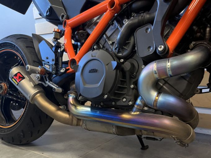 KTM 1290 SUPER DUKE R 4