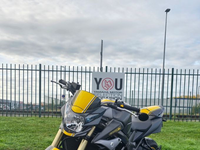 SUZUKI GSR 750 ABS 4