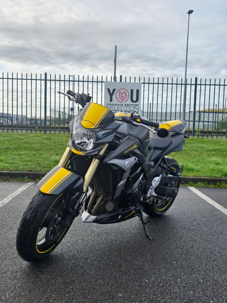 SUZUKI GSR 750 ABS 4