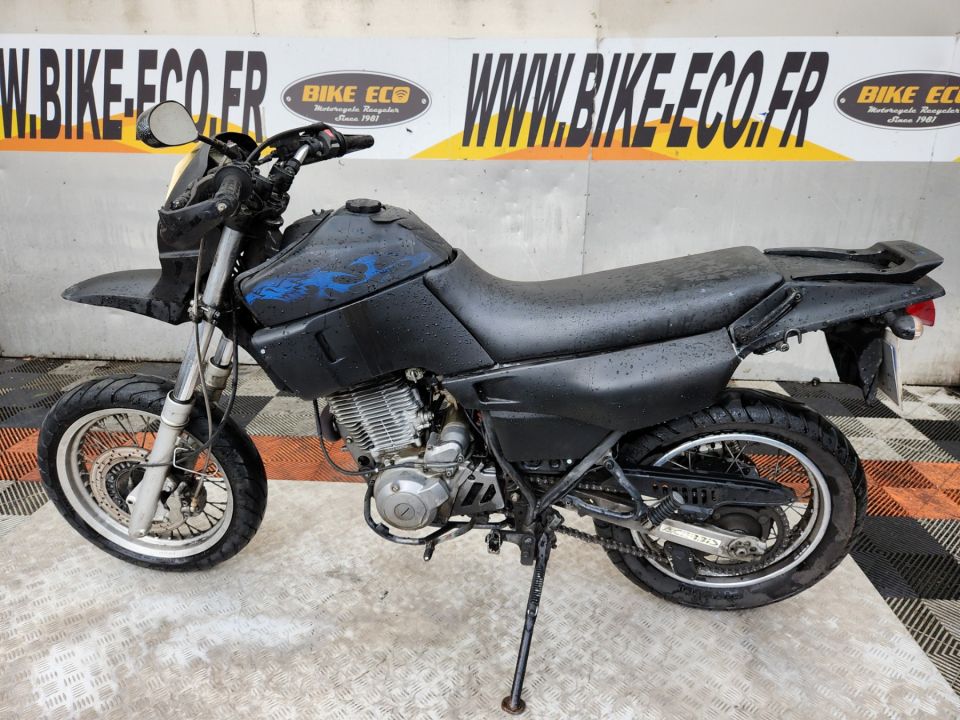 YAMAHA XTE 4