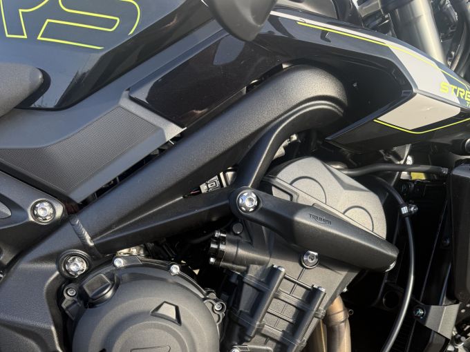 TRIUMPH STREET TRIPLE 765 RS 4