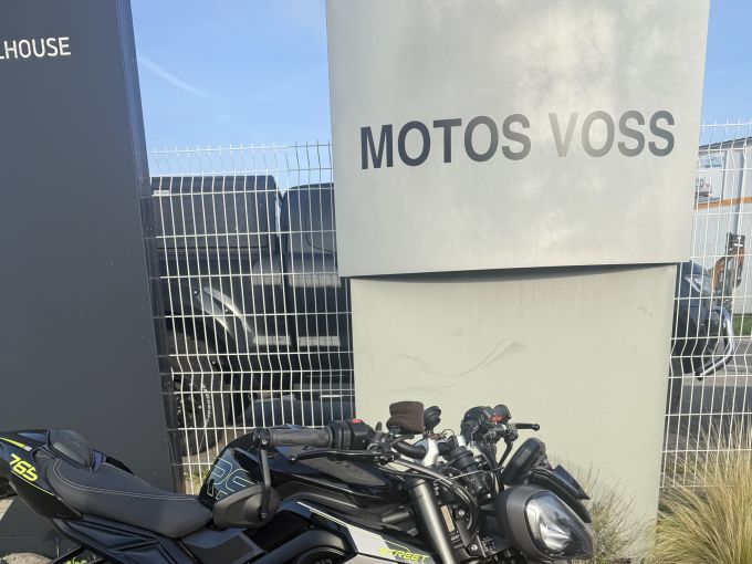 TRIUMPH STREET TRIPLE 765 RS 4