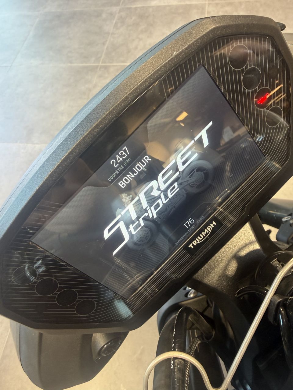 TRIUMPH STREET TRIPLE 765 RS 4