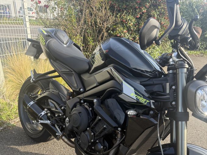 TRIUMPH STREET TRIPLE 765 RS 4