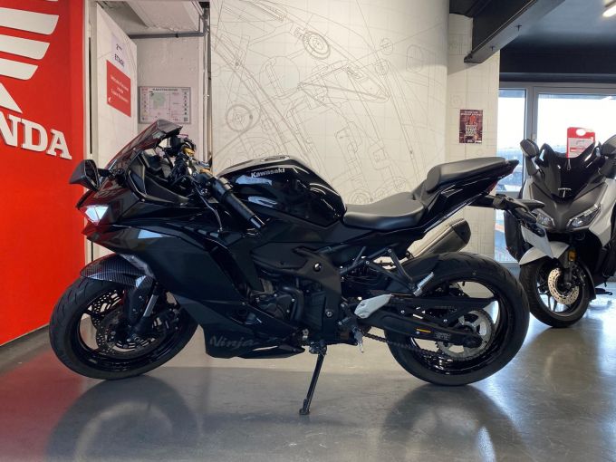 KAWASAKI ZX-4R 4