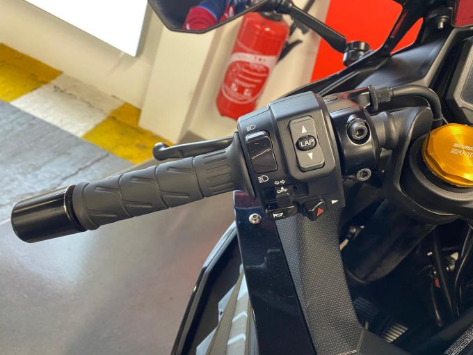 KAWASAKI ZX-4R 4