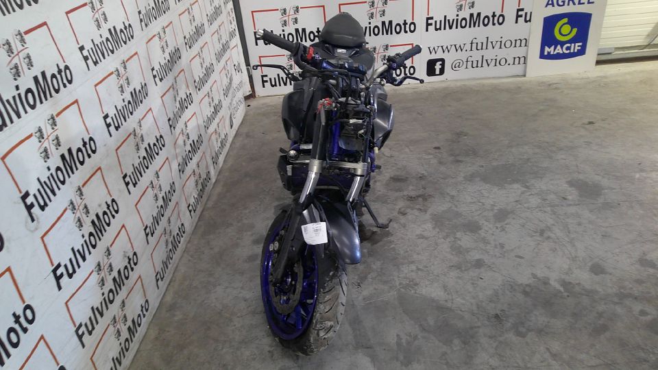 YAMAHA MT-07 4