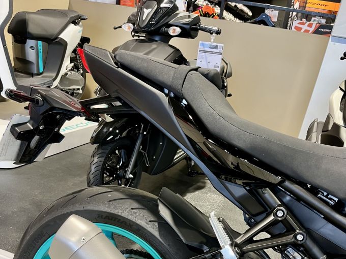 YAMAHA MT-10 4