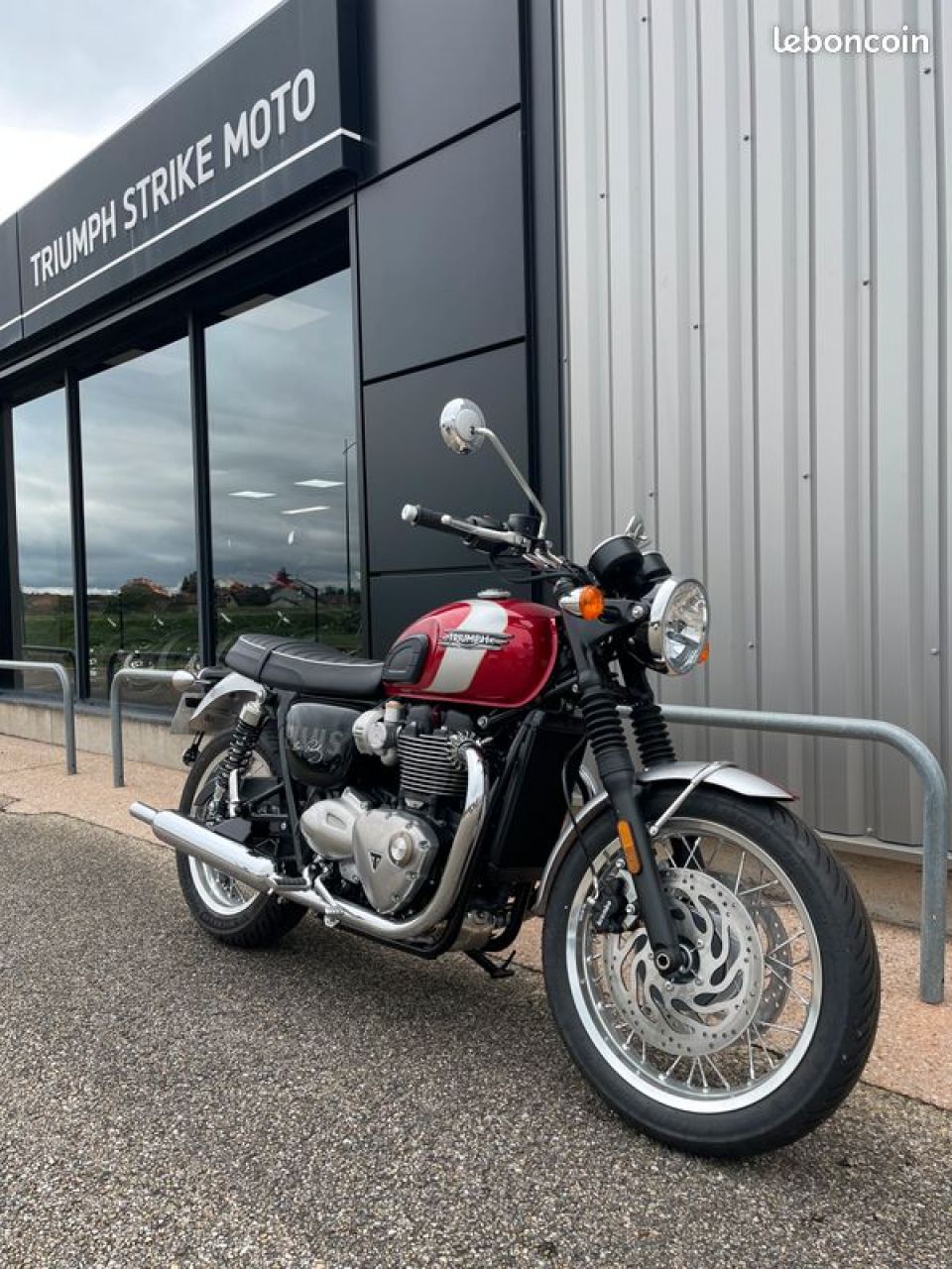 TRIUMPH BONNEVILLE T120 1200 4