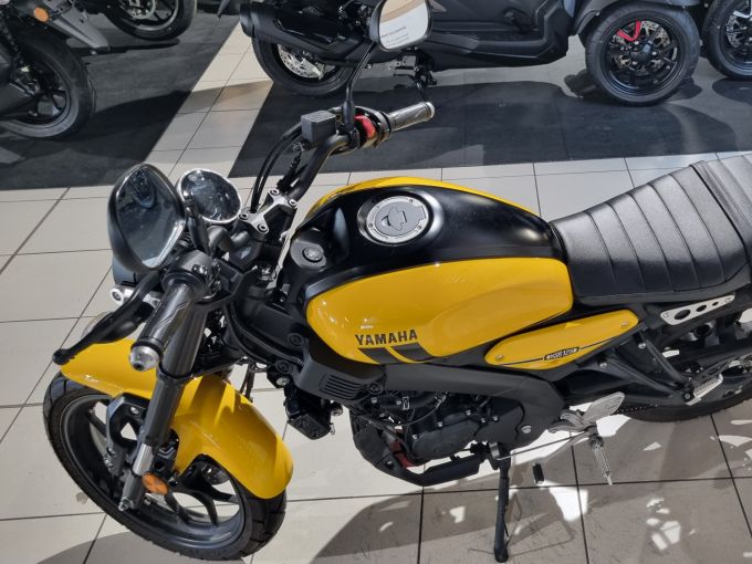 YAMAHA XSR 125 4