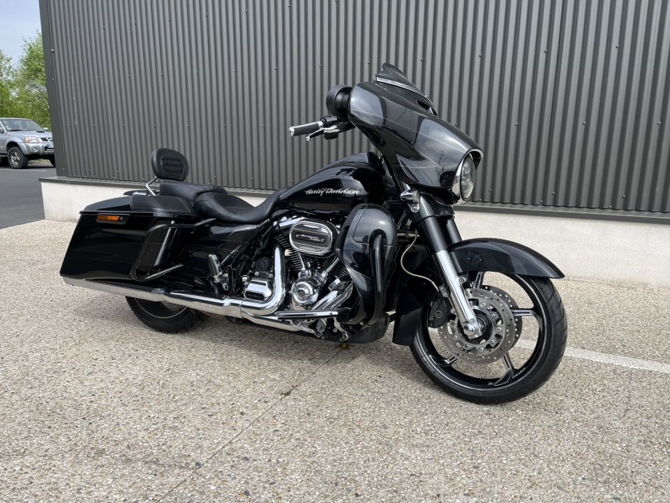 HARLEY-DAVIDSON TOURING STREET GLIDE 1868 CVO 4