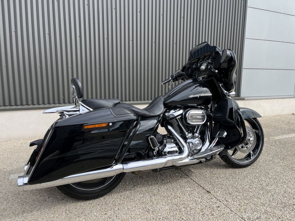 HARLEY-DAVIDSON TOURING STREET GLIDE 1868 CVO 4