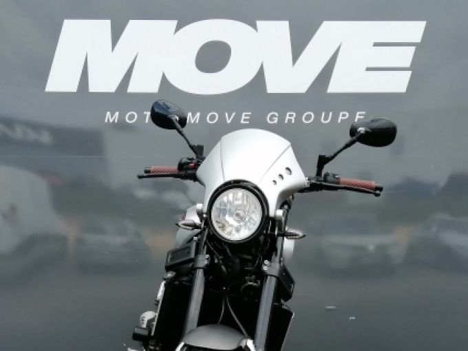 YAMAHA XSR 900 ABS 4