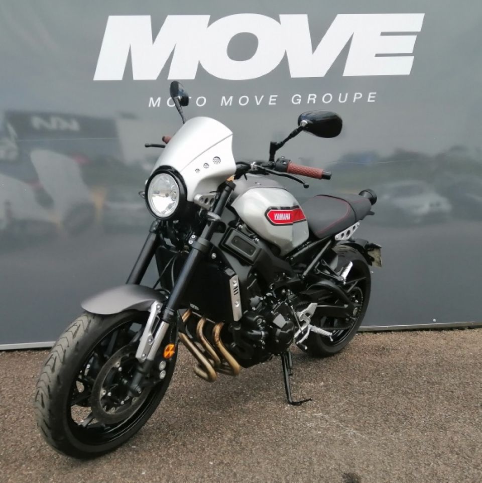 YAMAHA XSR 900 ABS 4