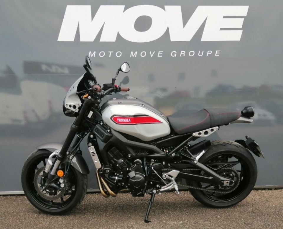 YAMAHA XSR 900 ABS 4
