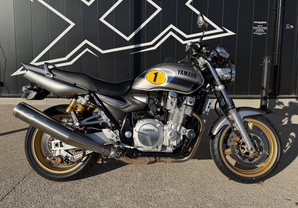 YAMAHA XJR 1300 4