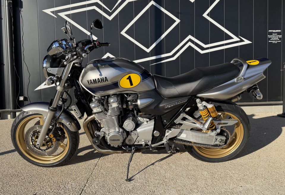 YAMAHA XJR 1300 4