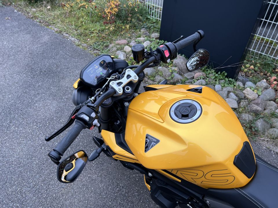 TRIUMPH STREET TRIPLE 765 RS 4