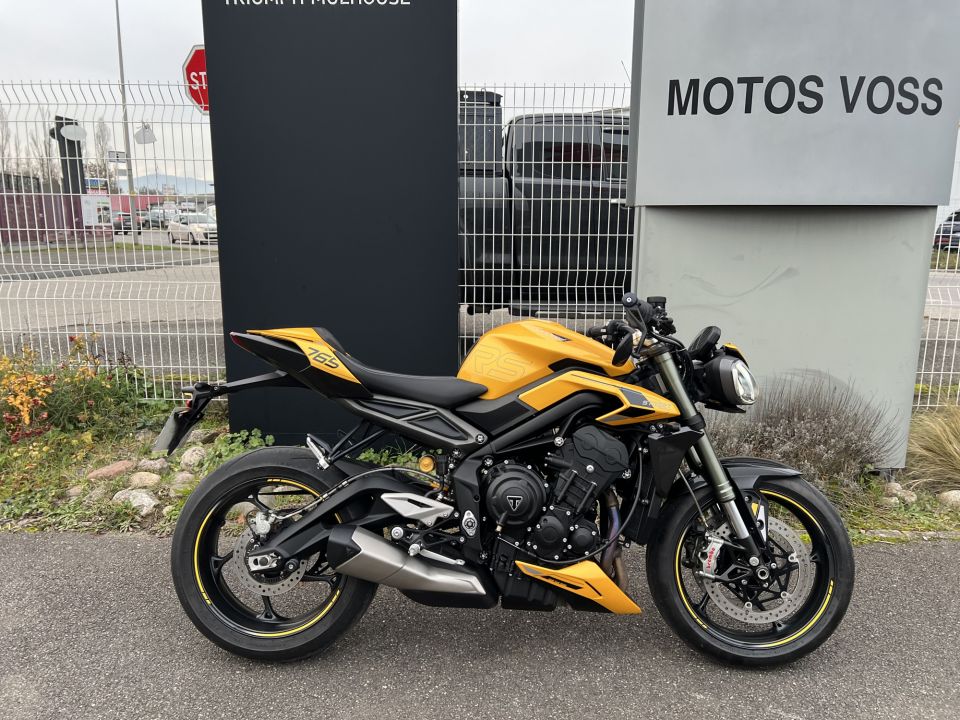 TRIUMPH STREET TRIPLE 765 RS 4