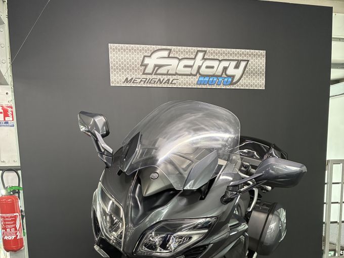 YAMAHA FJR 1300 4