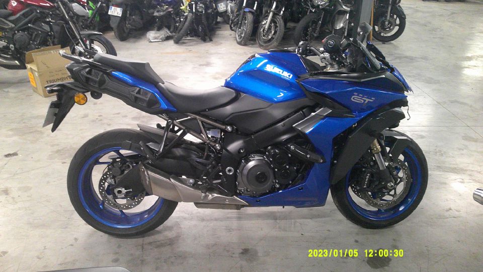 SUZUKI GSX-S 1000 GT 4
