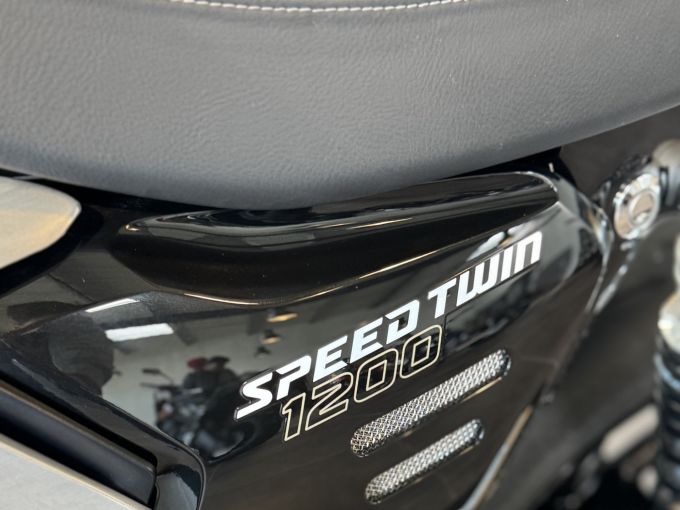 TRIUMPH SPEED TWIN 1200 4