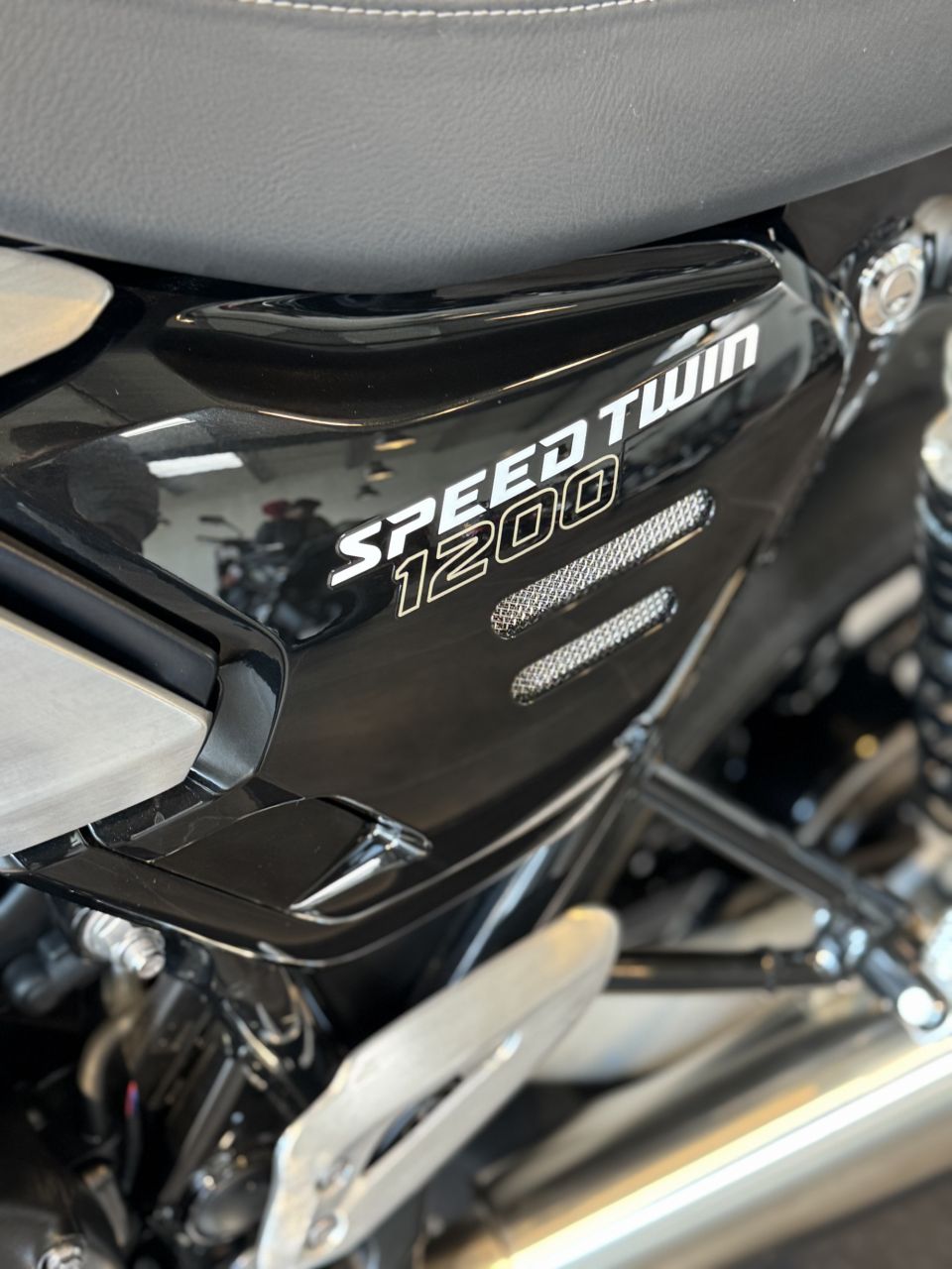 TRIUMPH SPEED TWIN 1200 4