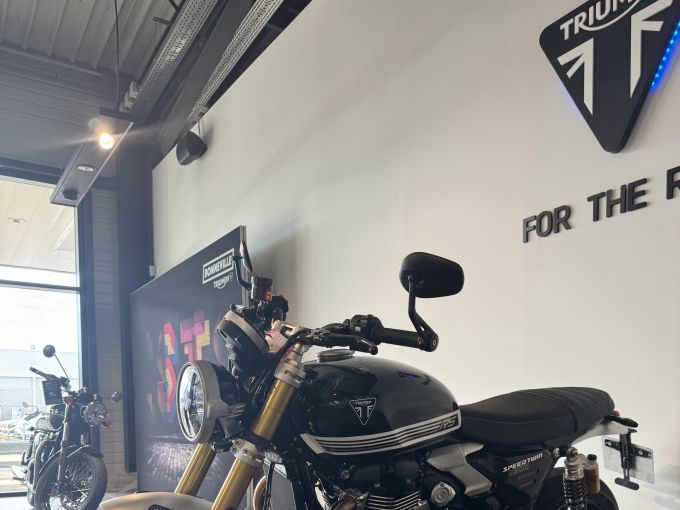 TRIUMPH SPEED TWIN 1200 4