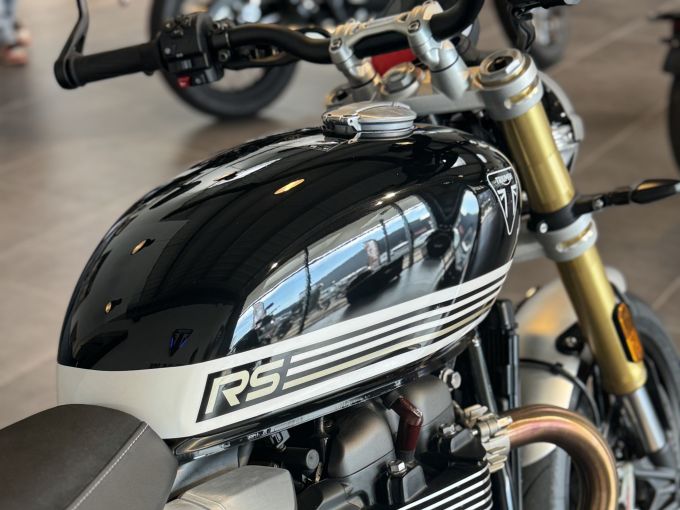 TRIUMPH SPEED TWIN 1200 4