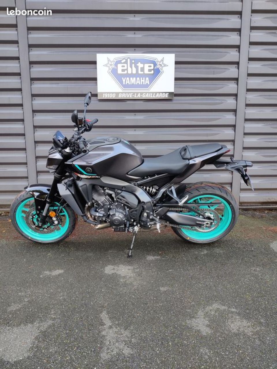 YAMAHA MT-09  Y-AMT 4