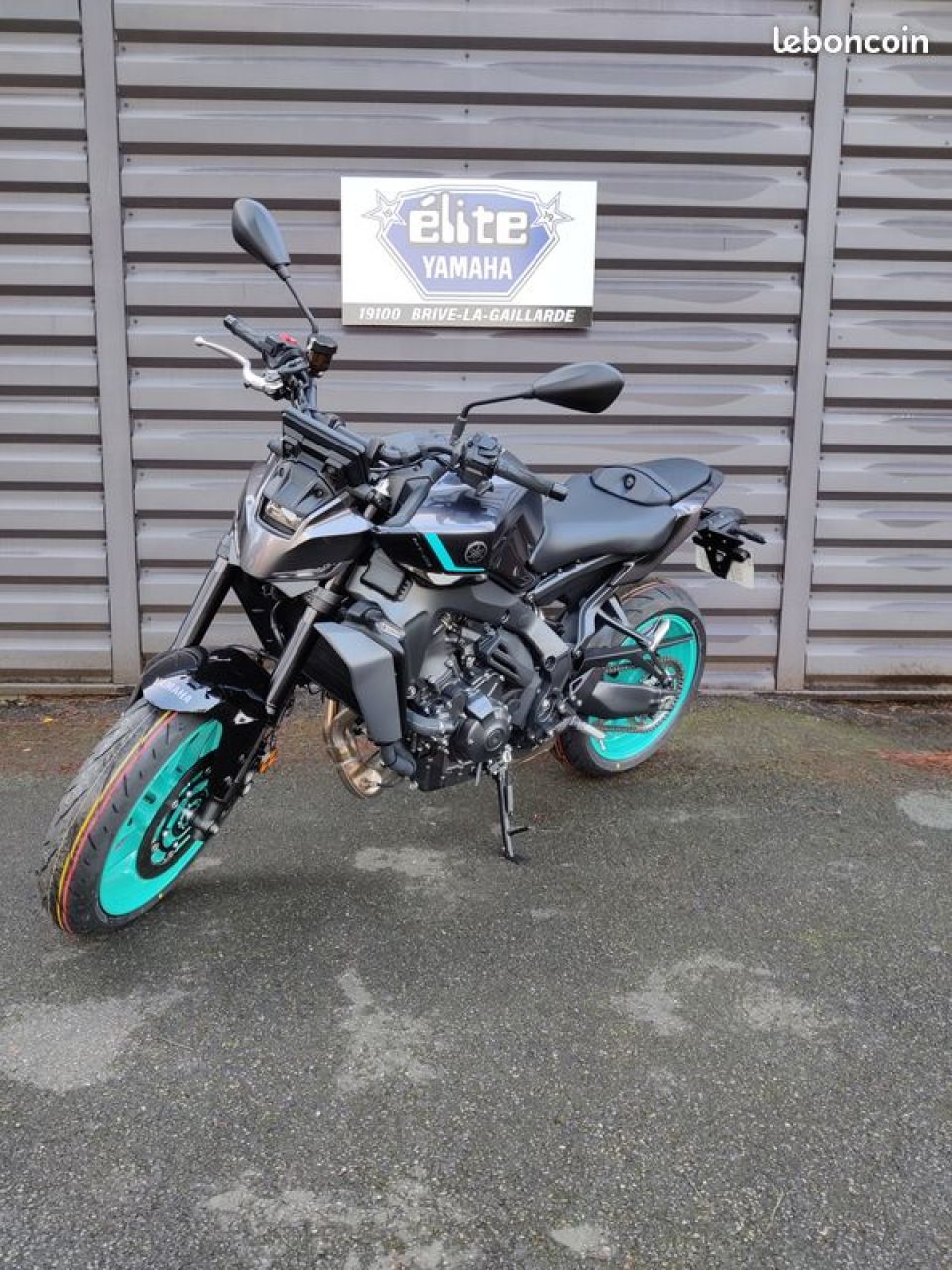 YAMAHA MT-09  Y-AMT 4